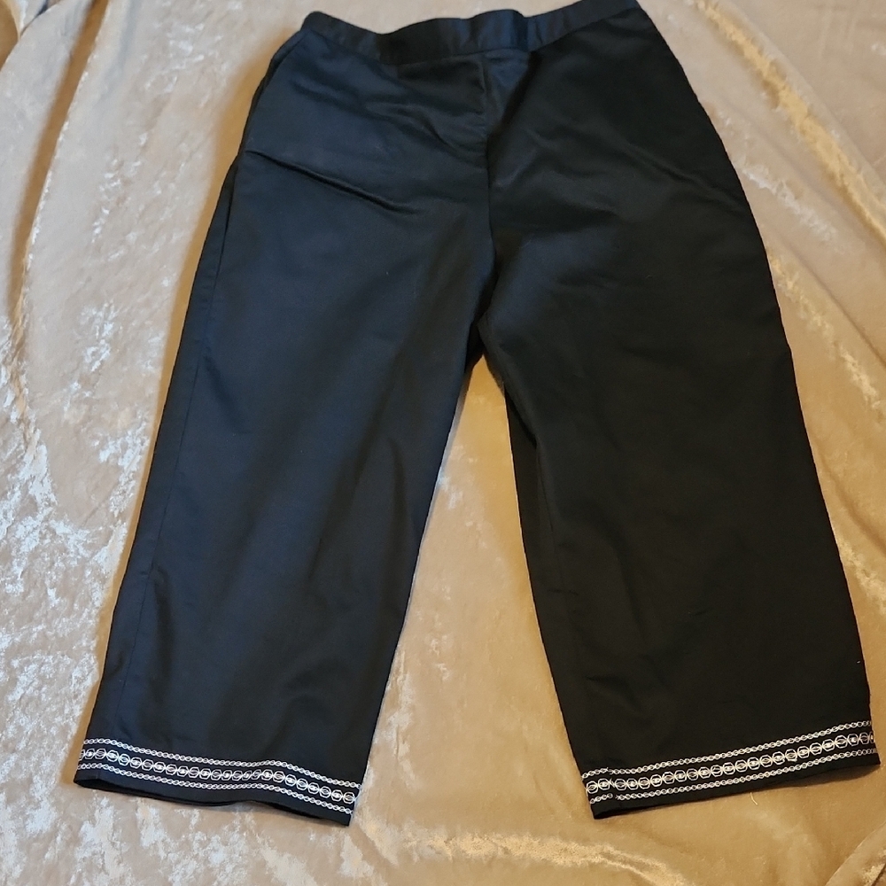 Black Cropped Pants with Embroidered Trim Sz 12P
